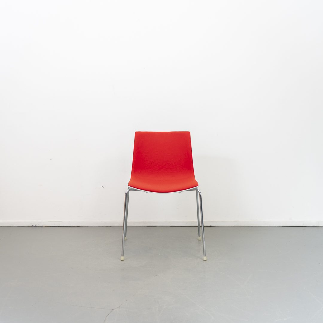 Arper Catifa 46 Stoel Rood Stof/Wit Kunststof - Chroom - Image 2