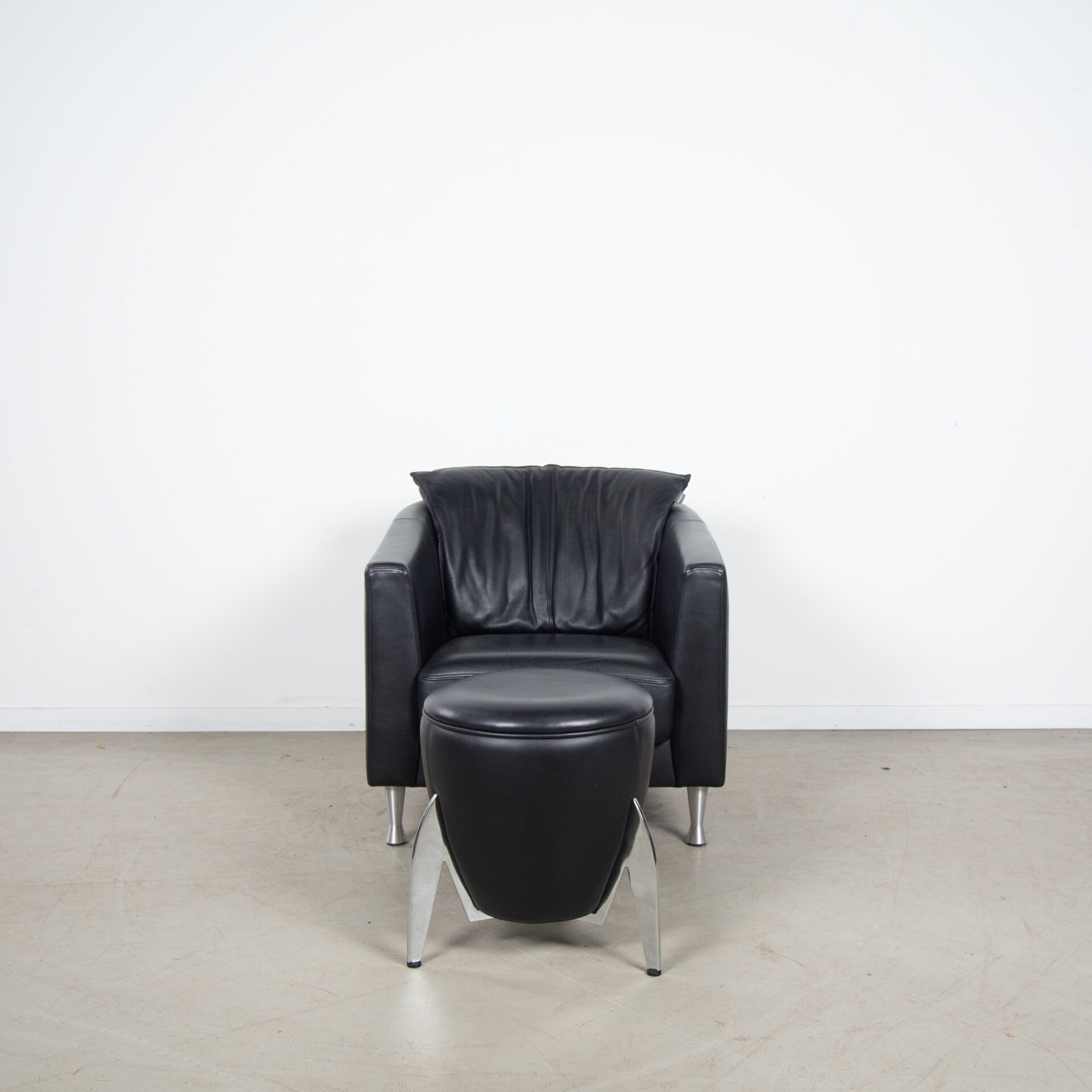 Artanova Fauteuil Zwart Leer + Hocker - Image 2