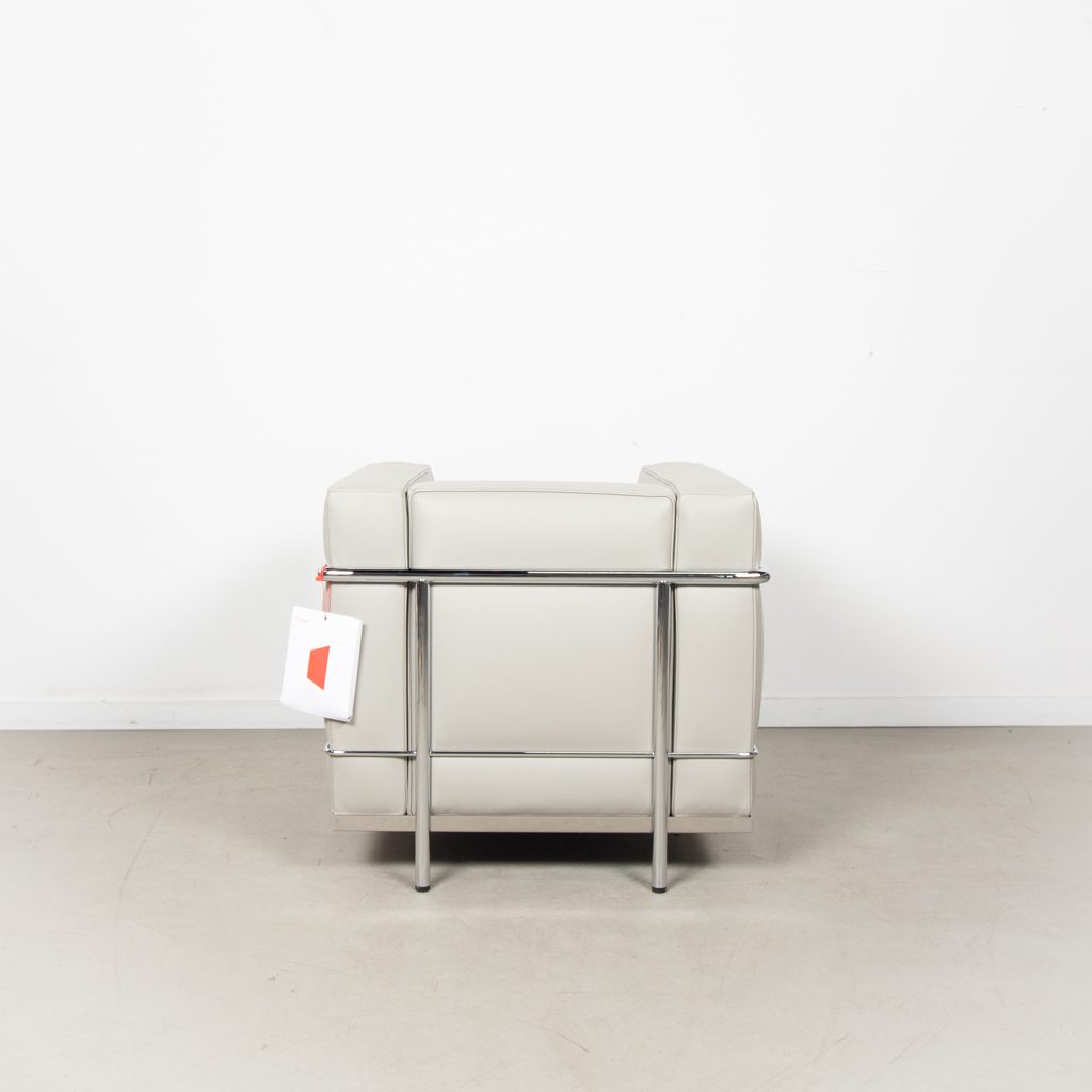 Cassina LC2 Fauteuil Lichtgrijs Leer - Image 2