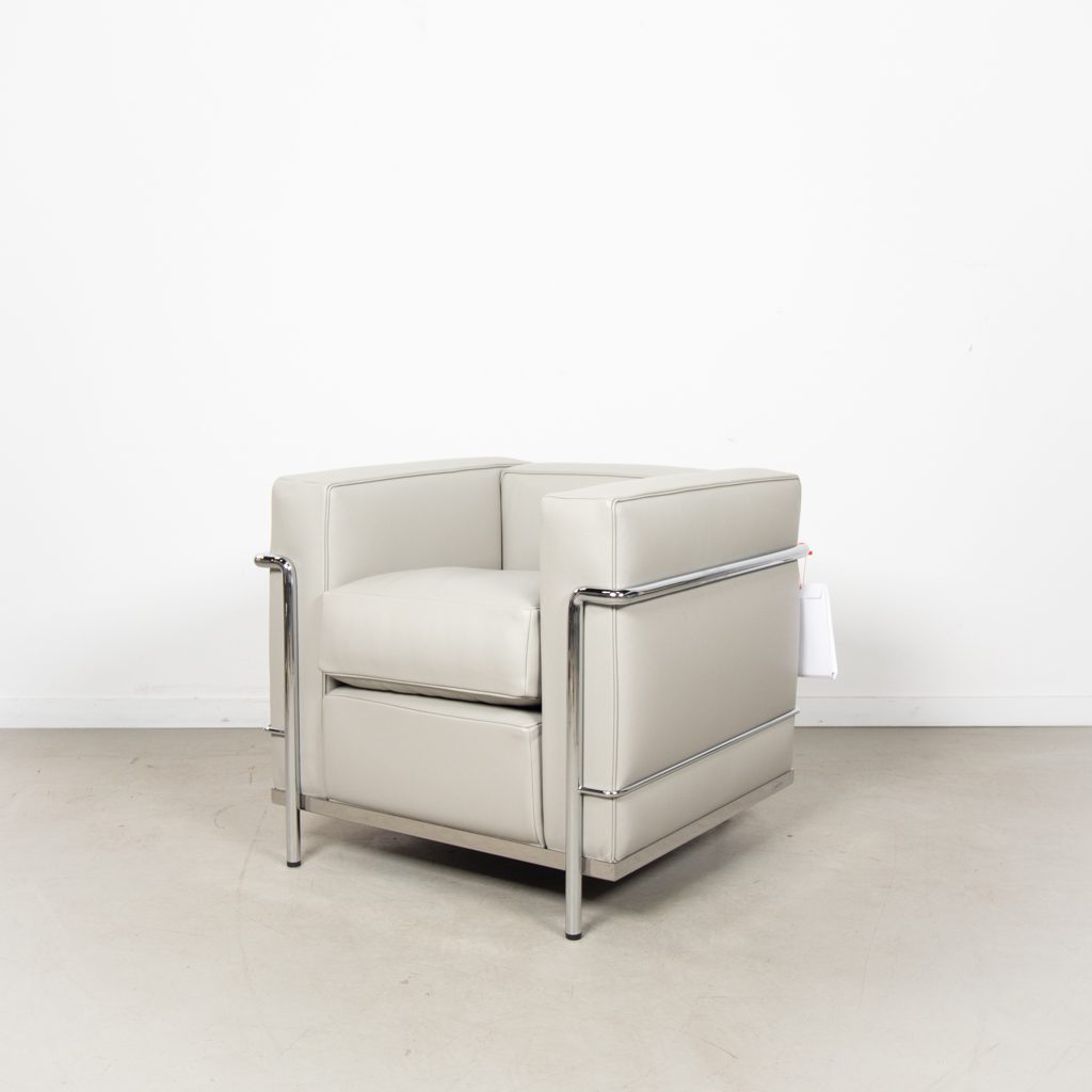 Cassina LC2 Fauteuil Lichtgrijs Leer - Image 4