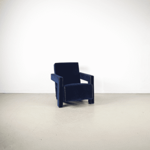 Cassina Utrecht Fauteuil Prussia Stof