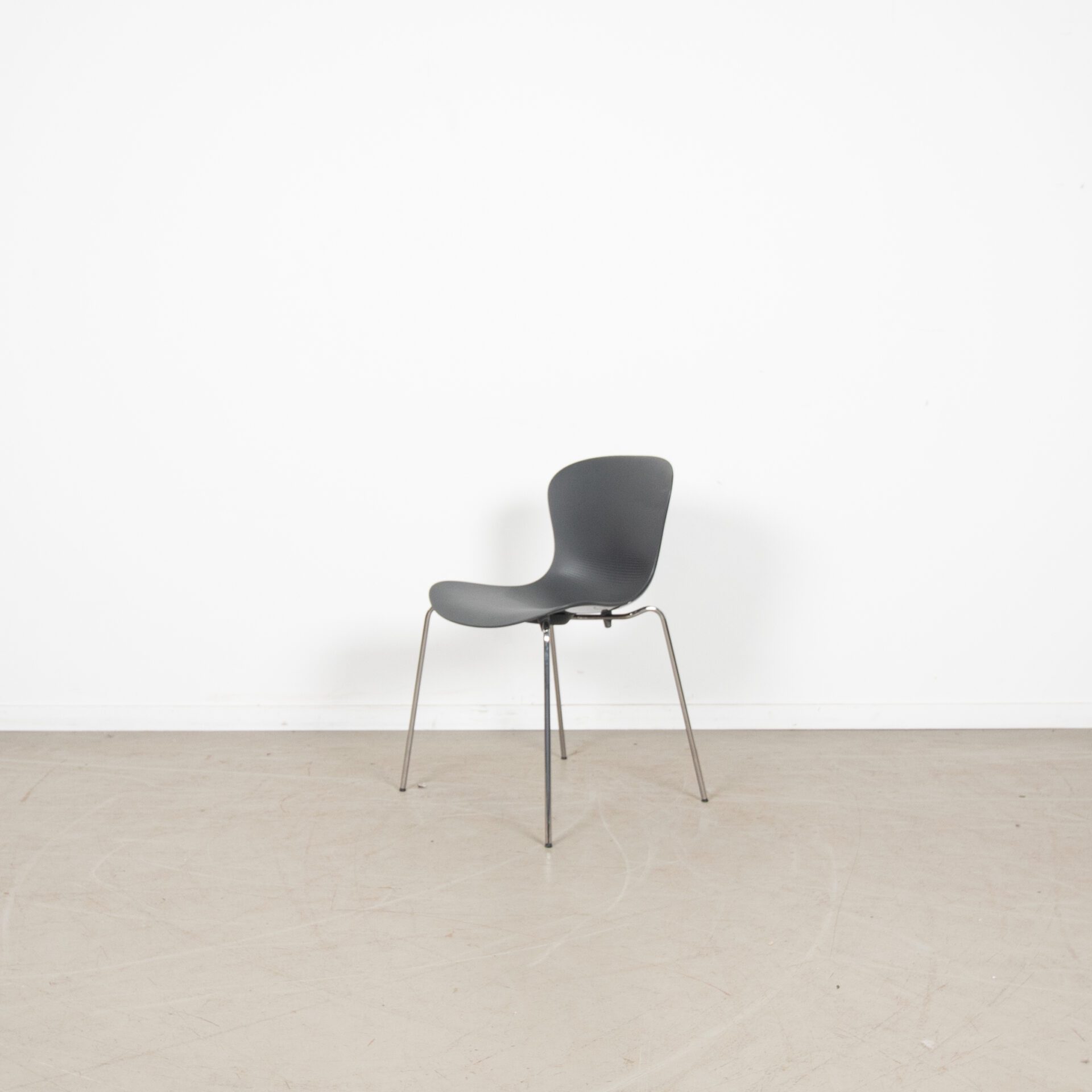Fritz Hansen NAP KS50 Stoel Donkergrijs Kunststof - Chroom - Image 3