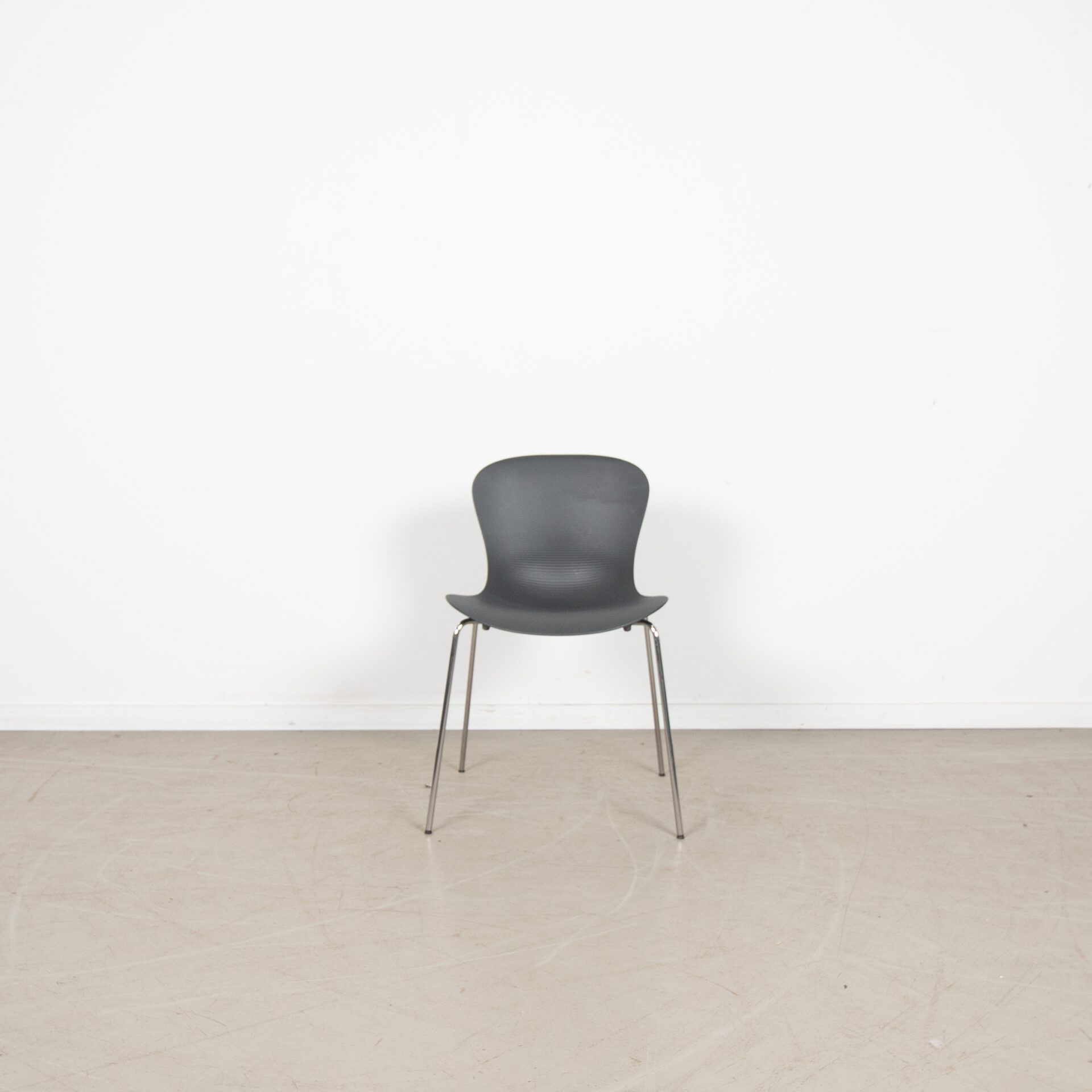 Fritz Hansen NAP KS50 Stoel Donkergrijs Kunststof - Chroom - Image 2