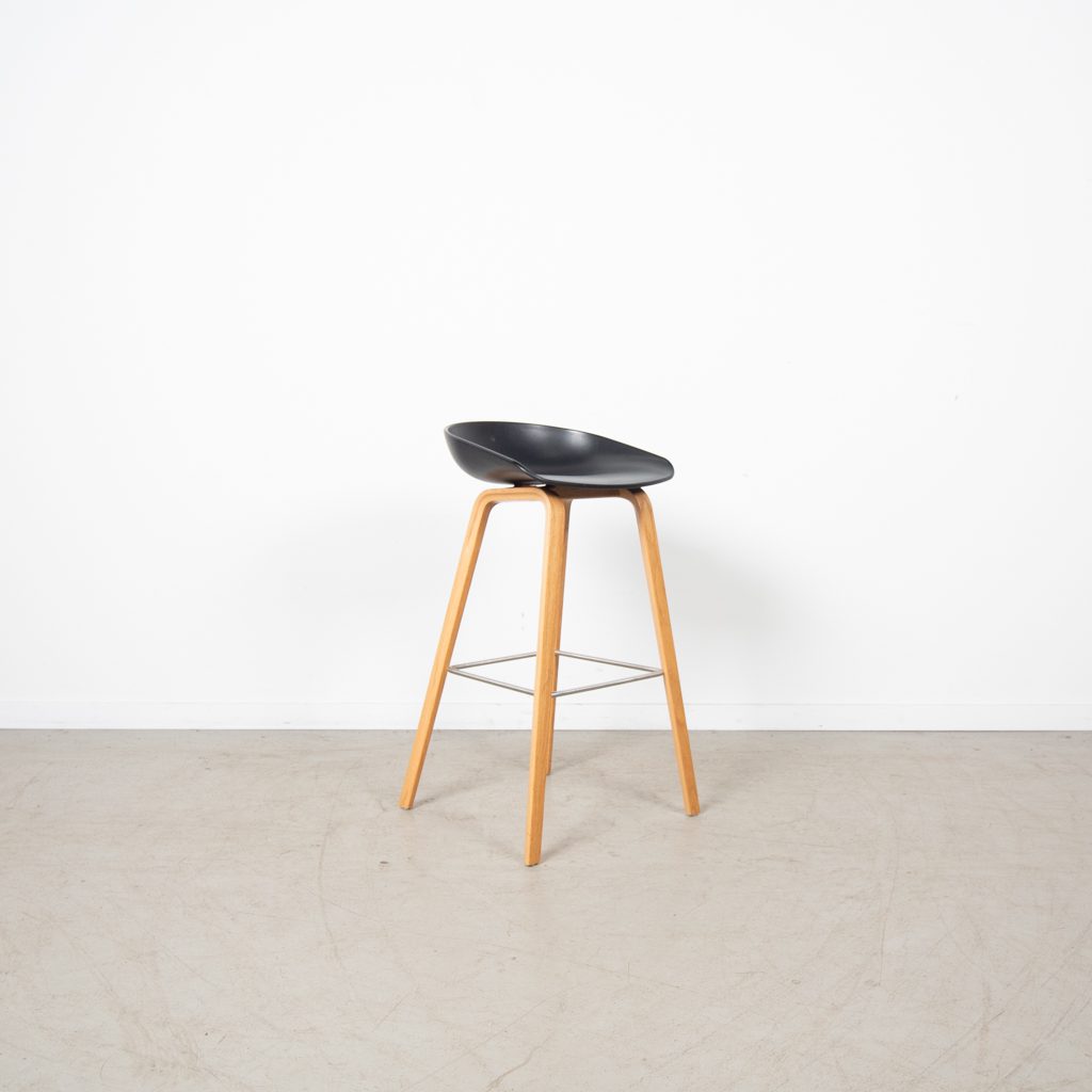 Hay AAS32 Kruk Zwart Kunststof - Hout