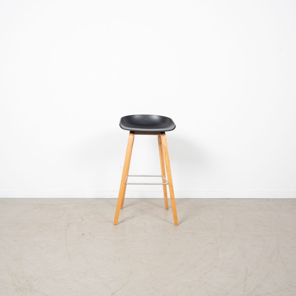 Hay AAS32 Kruk Zwart Kunststof - Hout - Image 2