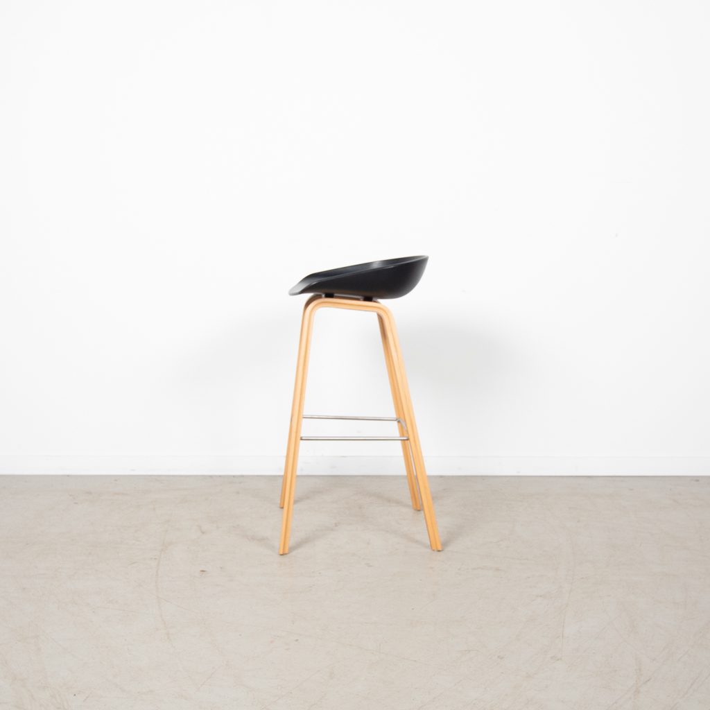 Hay AAS32 Kruk Zwart Kunststof - Hout - Image 4