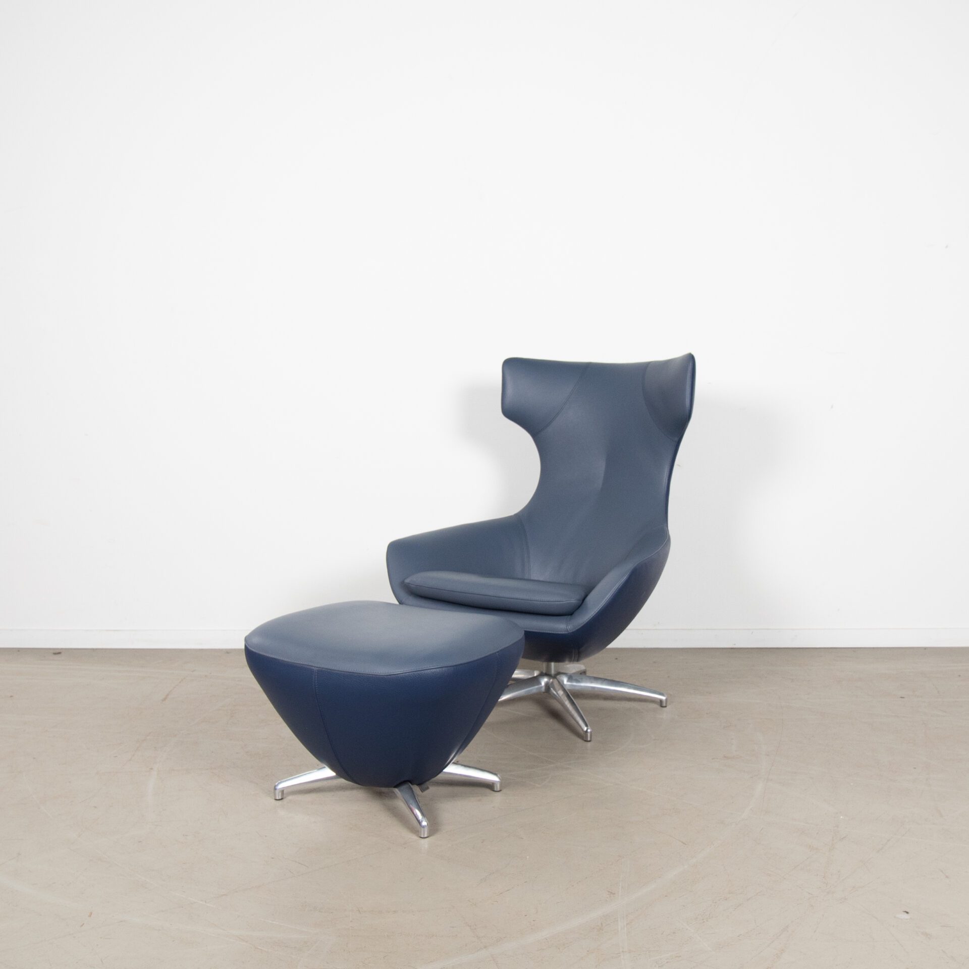 Leolux Caruzzo Fauteuil Donkerblauw Leer + Hocker - Image 3