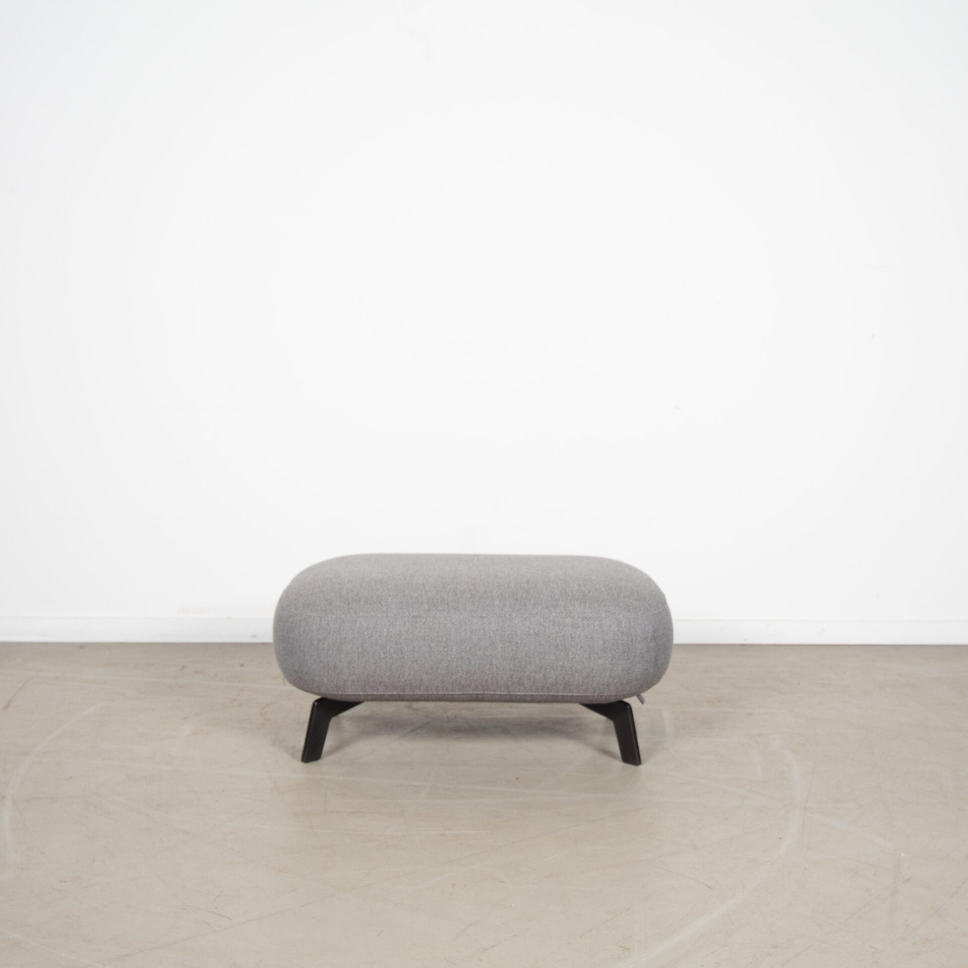 Leolux Flint Divan Bank 2,5-Zits Grijs Stof + Hocker - Image 7