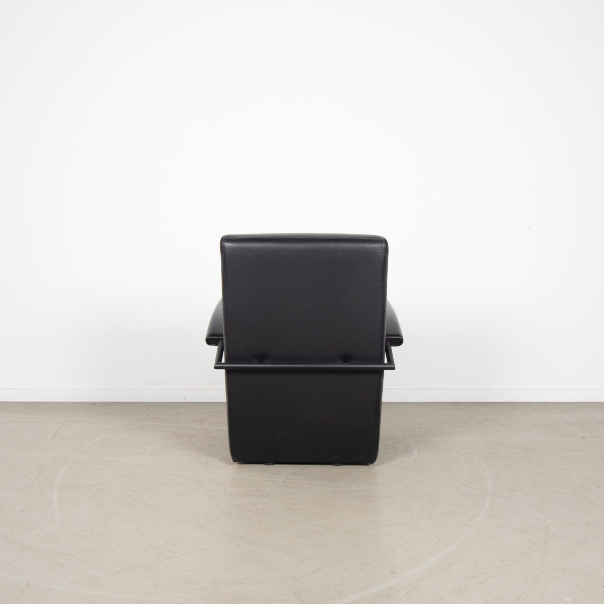 Leolux Scylla Fauteuil Hoog Zwart Leer/Stof + Hocker - Image 5