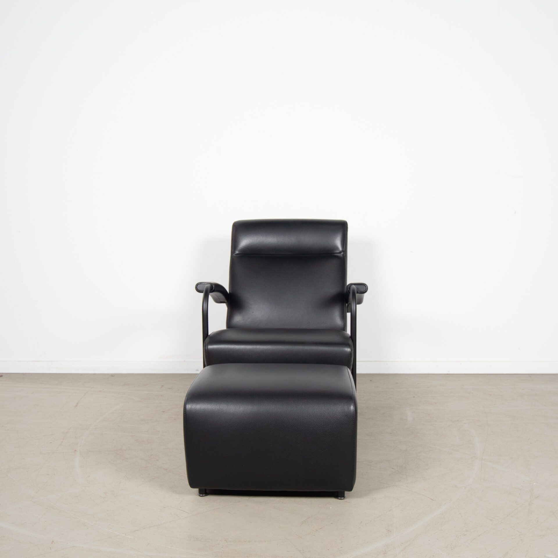 Leolux Scylla Fauteuil Hoog Zwart Leer/Stof + Hocker - Image 2