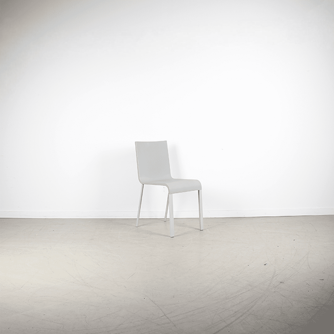 Vitra .03 Stoel Lichtgrijs Kunststof (Niet Stapelbaar) - Gepoedercoat Zilver