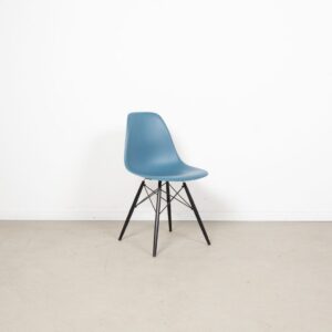 Vitra DSW Stoel Blauw Kunststof - Zwart