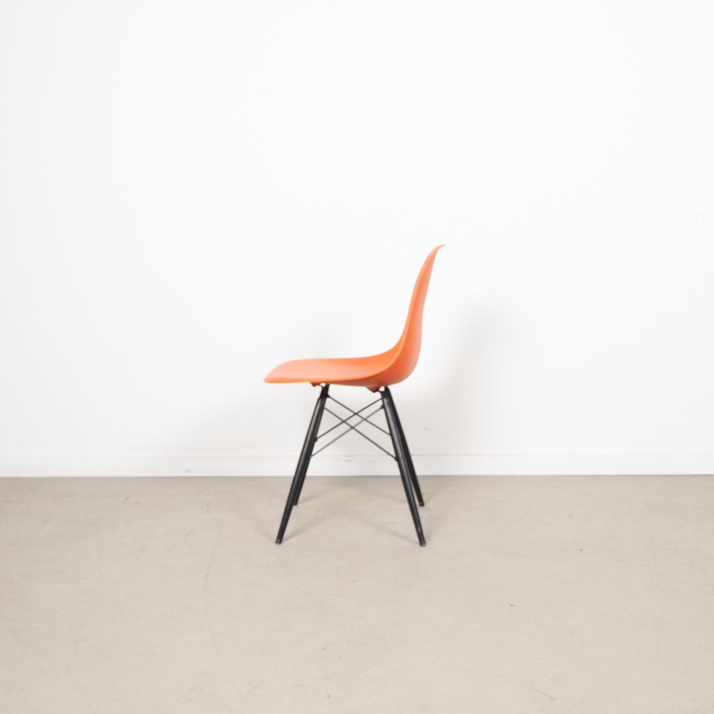 Vitra DSW Stoel Oranje Kunststof - Zwart - Image 4