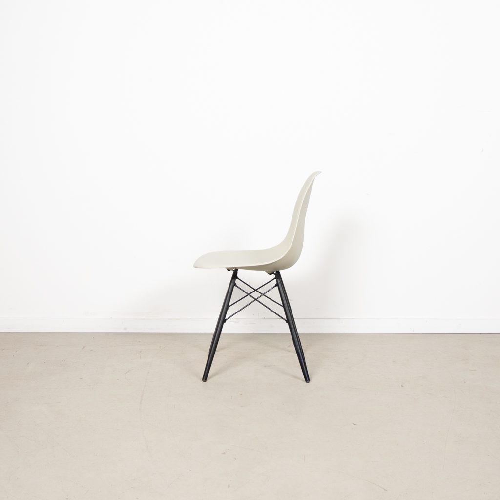 Vitra DSW Stoel Cotton White Kunststof - Zwart - Image 4