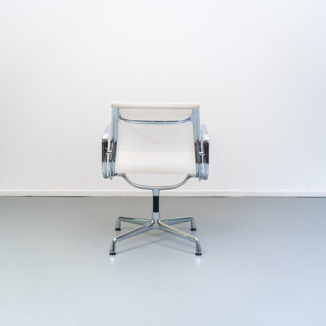 Vitra Eames EA 107 Stoel Wit Netweave - Chroom - Image 6