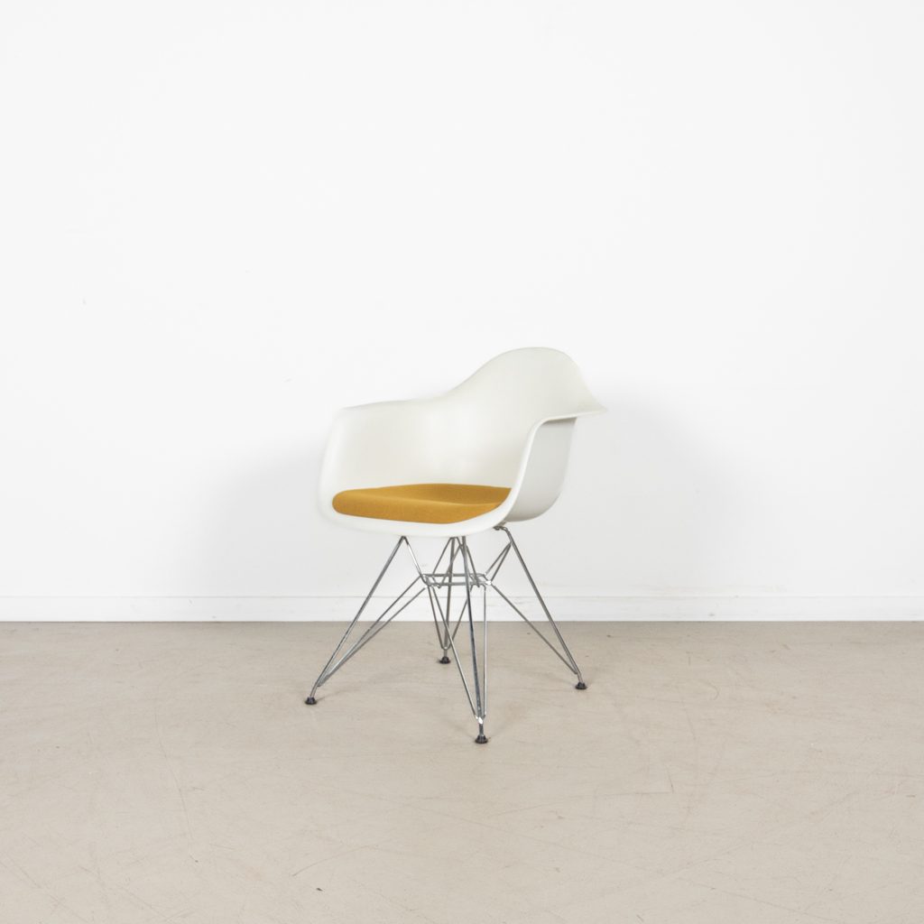 Vitra Eames DAR Stoel Wit/Geel Kunststof/Stof - Chroom - Image 3