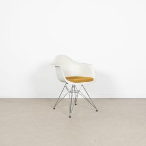 Vitra Eames DAR Stoel Wit/Geel Kunststof/Stof - Chroom