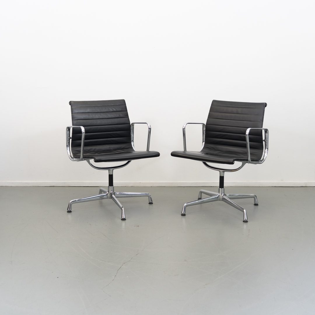 Vitra Eames EA 107 Stoel Zwart Leer - Chroom - Image 7