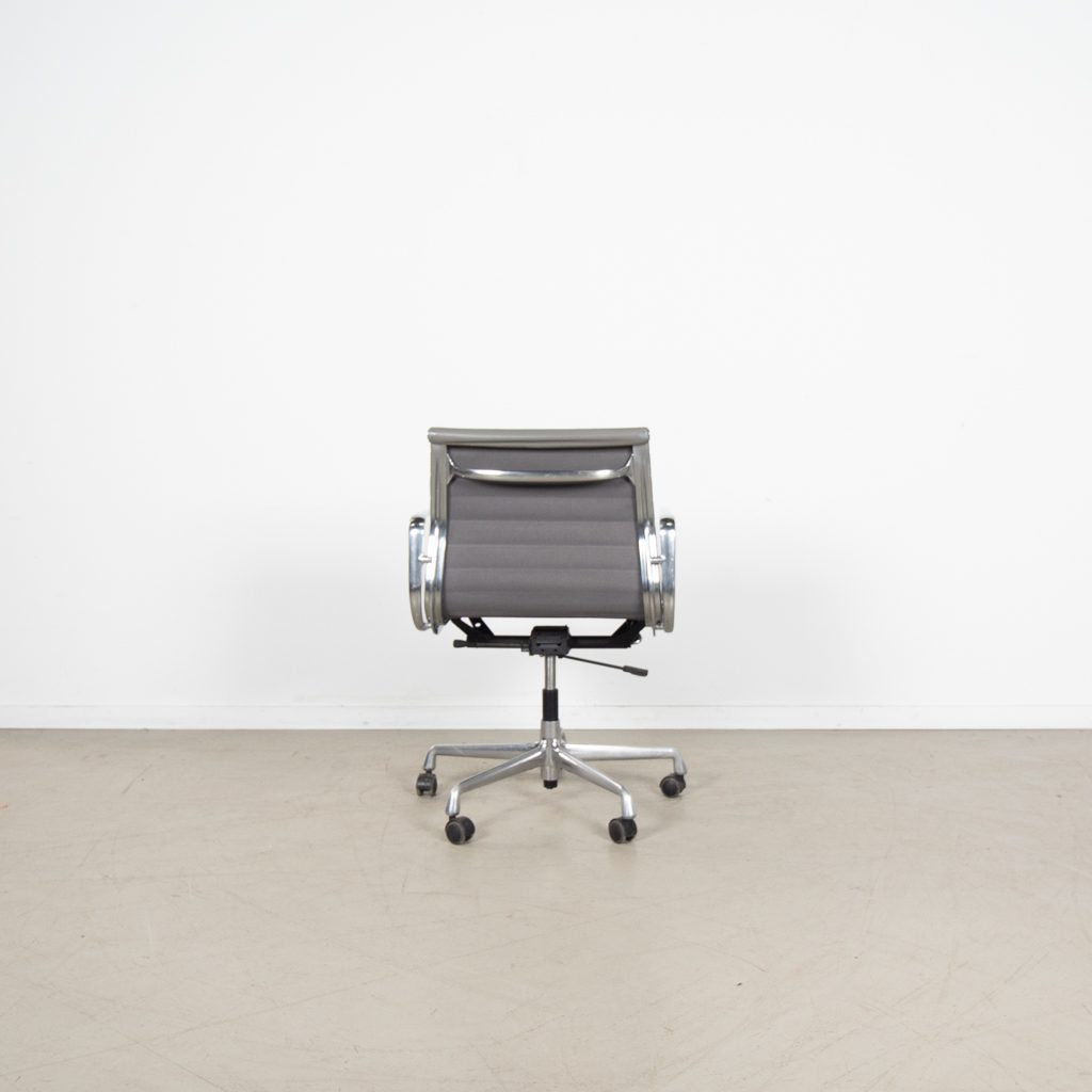 Vitra Eames EA 117 Bureaustoel Grijs Leer - Aluminium - Image 5