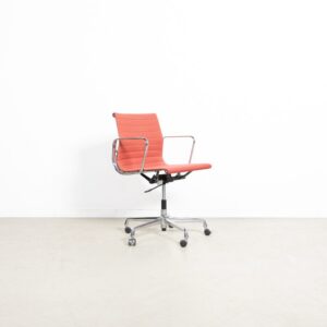 Vitra EA 117 Bureaustoel Lichtrood Stof - Chroom