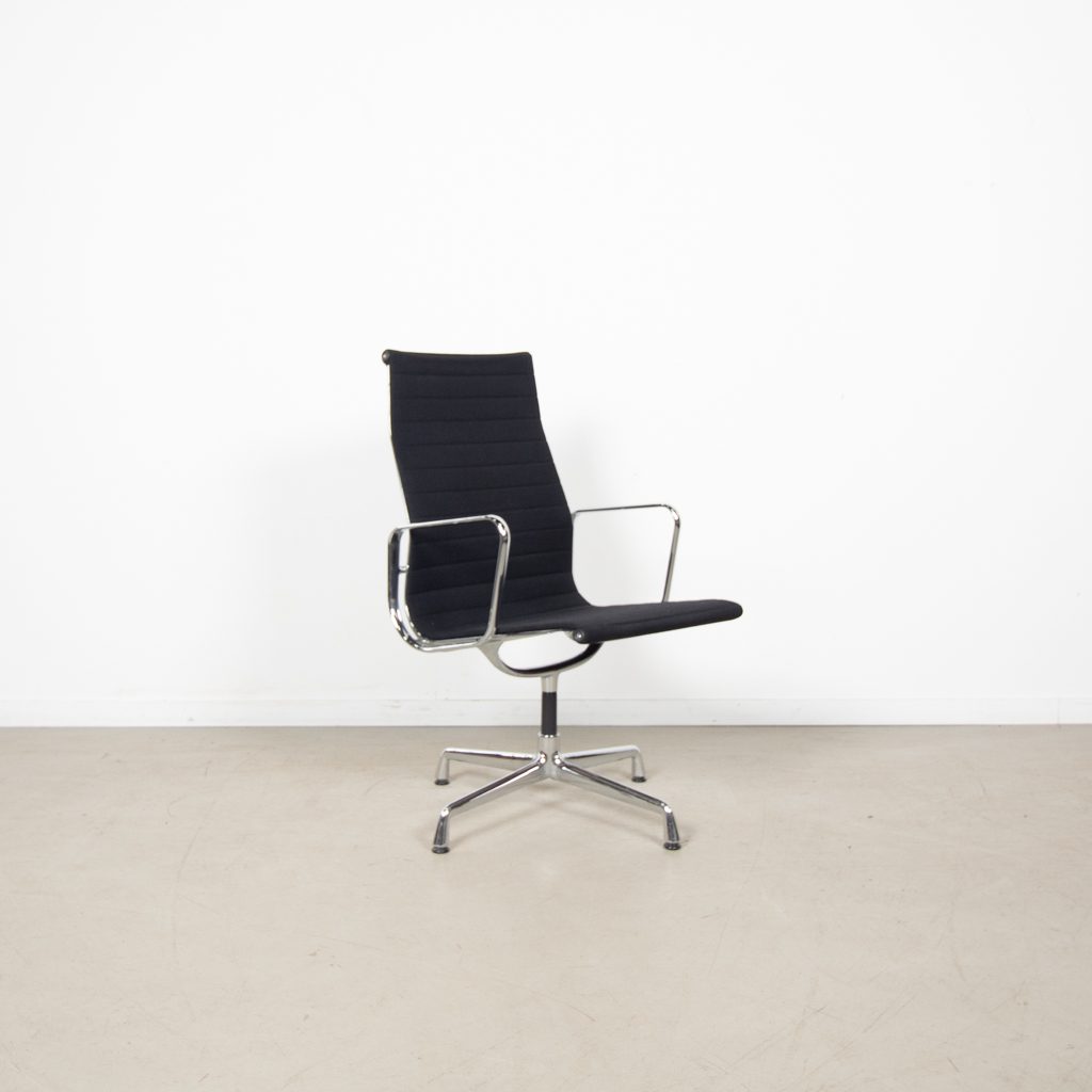 Vitra Eames EA 112 Bureaustoel Zwart Hopsak – Chroom