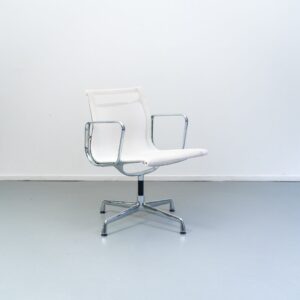 Vitra Eames EA 107 Stoel Wit Netweave - Chroom