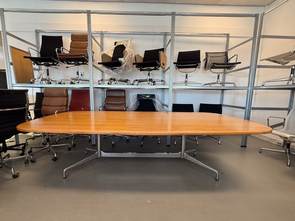 Vitra Eames Segmented Table Tafel Hout - Chroom