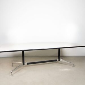 Vitra Segmented Table Tafel Wit Kunststof 240 cm - Chroom