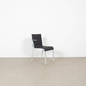 Vitra .03 Stoel Donkergrijs Kunststof (Stapelbaar) - Gepoedercoat Zilver