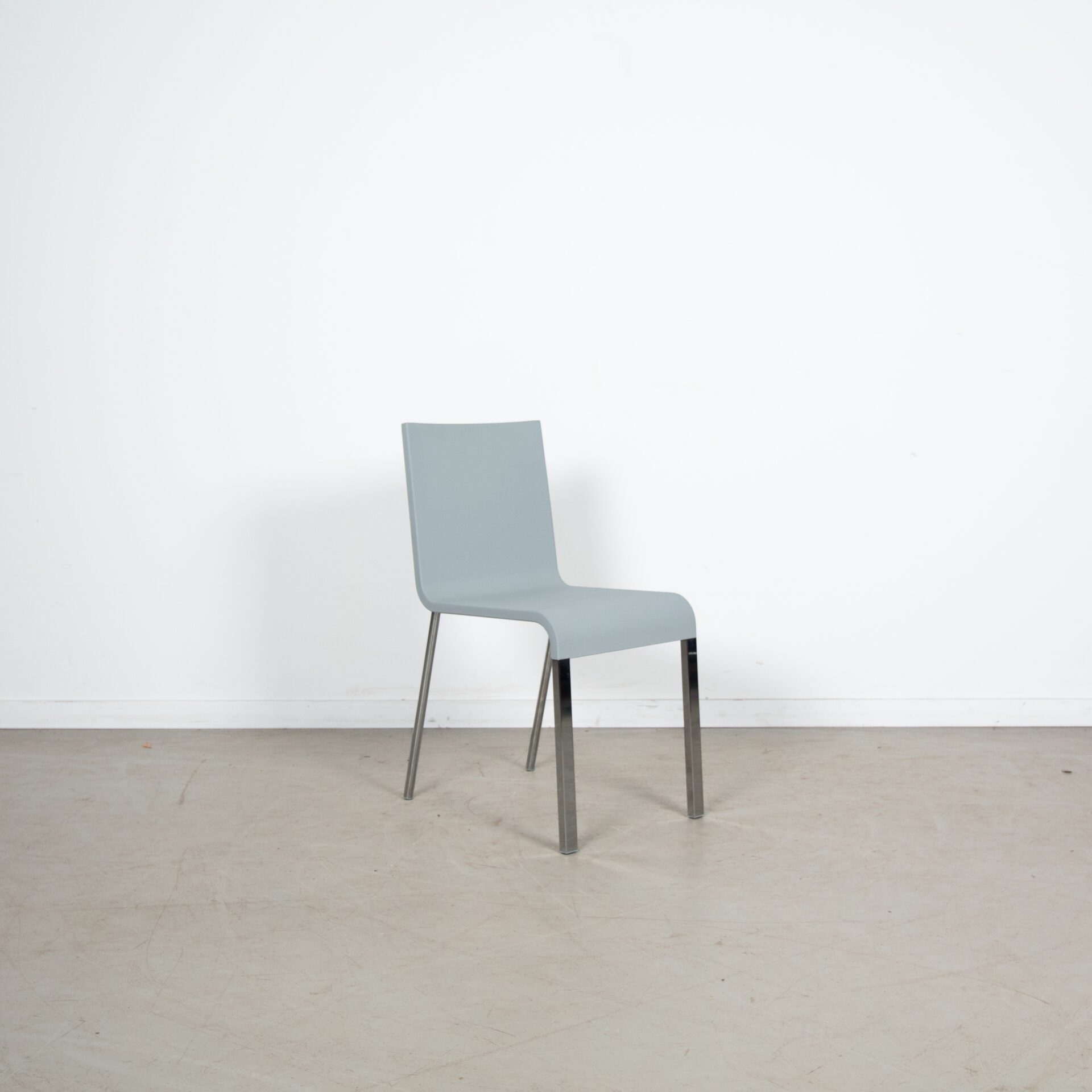 Vitra .03 Stoel Grijs Kunststof (Niet Stapelbaar) - Chroom