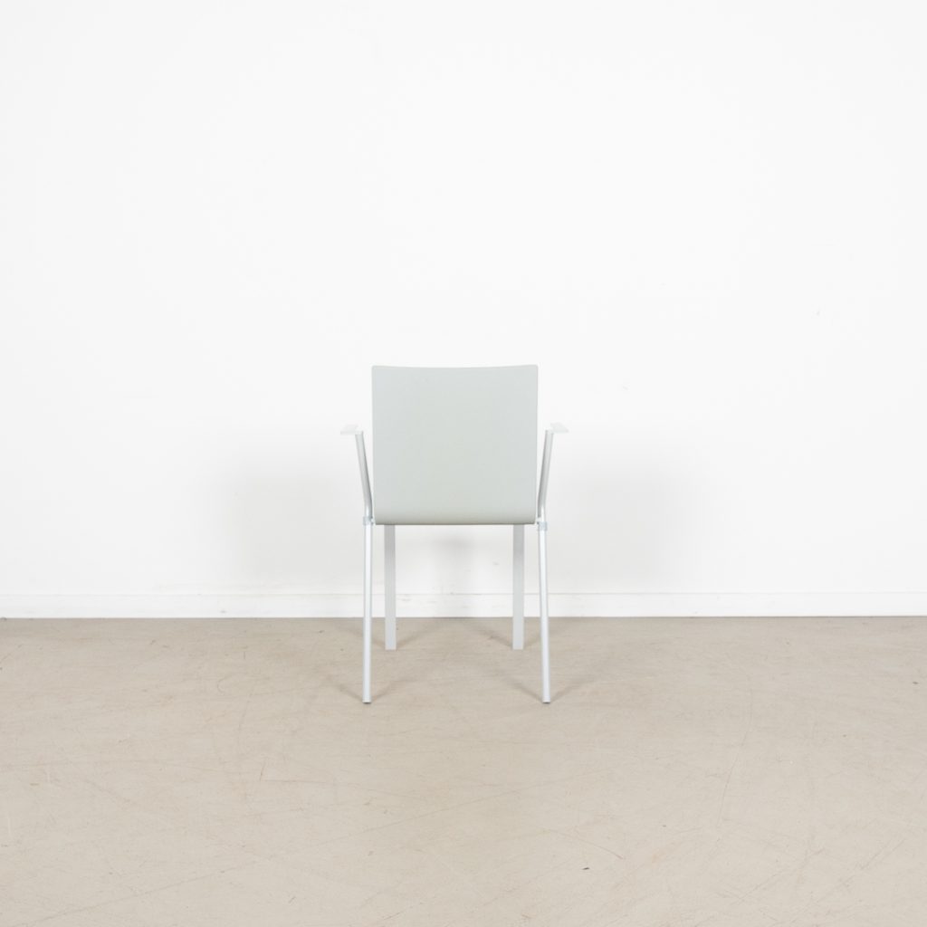 Vitra .03 Stoel Lichtgrijs Kunststof (Stapelbaar) - Gepoedercoat Zilver - Image 5
