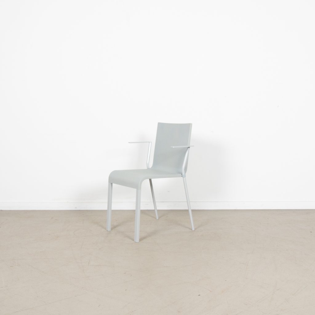 Vitra .03 Stoel Lichtgrijs Kunststof (Stapelbaar) - Gepoedercoat Zilver - Image 3