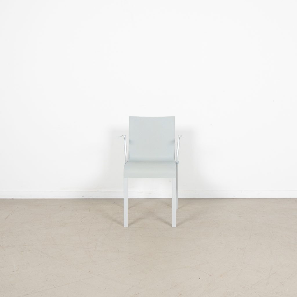 Vitra .03 Stoel Lichtgrijs Kunststof (Stapelbaar) - Gepoedercoat Zilver - Image 2