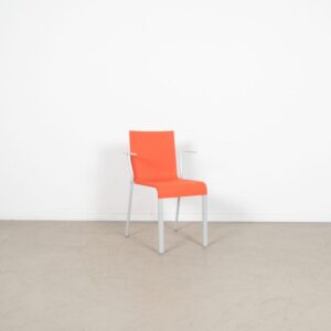 Vitra .03 Stoel Oranje Kunststof (Stapelbaar) - Gepoedercoat Zilver