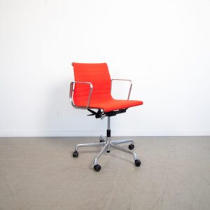 Vitra Eames EA 117 Bureaustoel Rood Hopsak - Aluminium