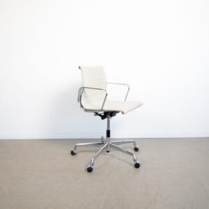 Vitra Eames EA 117 Bureaustoel Wit Hopsak - Chroom