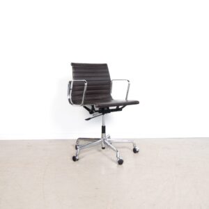 Vitra EA 117 Bureaustoel Donkerbruin Leer - Chroom